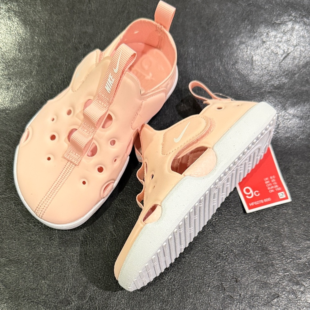 💓NEW💓 Nike Kids Pink Slip on Nike Shoes